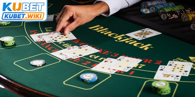 Theo dõi các ván bài của cao thủ giàu kinh nghiệm rất quan trọng